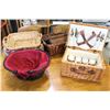 Image 1 : LOT OF BASKETS AND PICNIC BASKET