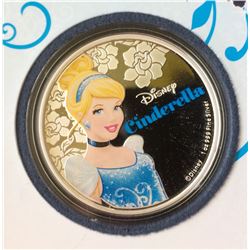 New Zeland Mint: 2015 Disney Princess CInderella Surrounded by Relief Engraved Flowers. 1 Oz .999 pu