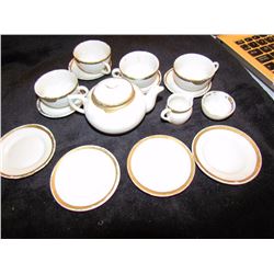 Children's tea set, 4 settings 1943