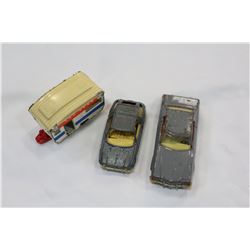 TWO CORGI VINTAGE TOY CARS AND MOBILE HOME TRAILER
