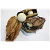 Image 2 : THREE QUALITY VINTAGE LEATHER BASEBALL GLOVES