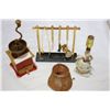 Image 1 : COFFEE GRINDER BRASS BRASS BAR UTENSILS AND FIGURAL LAMP