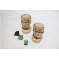PAIR OF MARBLE OWLS AND THREE SMALL STONE OWLS
