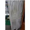 Image 2 : PAINTED WOOD ROOM DIVIDER