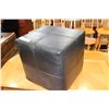 Image 1 : BLACK LEATHER HASSOCK