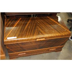 ANTIQUE WALNUT HONDERICH FURNITURE RED CEAL CEDAR CHEST WITH STORAGE DRAWER