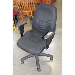 ROLLING OFFICE CHAIR