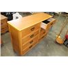 Image 2 : 8 DRAWER MODERN MAPLE DRESSER