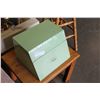 Image 1 : METAL BREADBOX