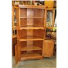 Image 2 : MAPLE CORNER CABINET
