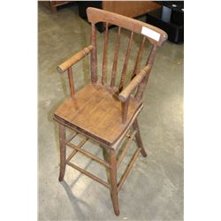 VINTAGE OAK HIGHCHAIR