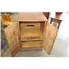 Image 2 : SMALL 2-DOOR CABINET