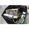 Image 2 : TOTE OF ELECTRONICS AND KEYCHAIN LIGHTS