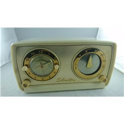 SILVERTONE IVORY VINTAGE RADIO