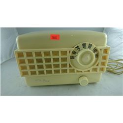 TELETONE IVORY VINTAGE RADIO