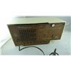 Image 2 : WESTINGHOUSE IVORY VINTAGE RADIO
