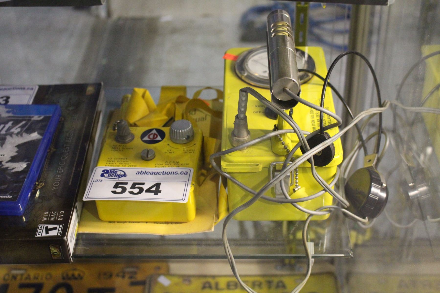 VINTAGE GEIGER COUNTER - Able Auctions