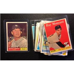 VINTAGE BASEBALL TRADING CARDS LOT