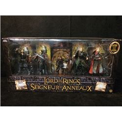 IN BOX LORD OF THE RINGS THE TWO TOWERS HELMS DEEP BATTLE ACTION FIGURE SET W/ ACCESSORIES