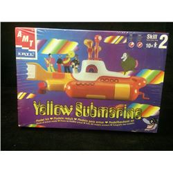 IN BOX CLASSIC YELLOW SUBMARINE MODEL KIT