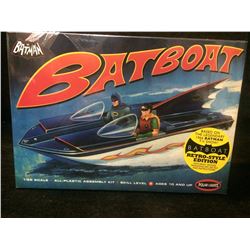 IN BOX CLASSIC BATMAN BATBOAT PLASTIC ASSEMBLY KIT RETRO STYLE EDITION