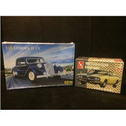 IN BOX CLASSIC CITROEN 15 CV & 1971 DODGE CHARGER MODEL KIT CARS