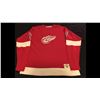 Image 5 : RARE 1946 GORDIE HOWE ROOKIE YEAR WOOL SIGNED HOCKEY JERSEY W/ WWII VICTORY PATCHES W/ COA