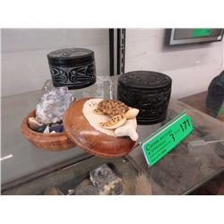 3 Lidded Trinket Boxes