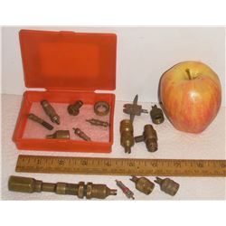 brass old parts - vieux morceaux en laiton