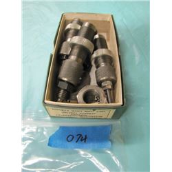 SET 571-450 MARTINI HENRY DIES
