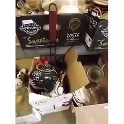 BOX OF HOUSEWARE