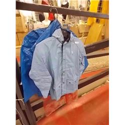 CHILD'S RAIN JACKET - NEW - 3 TTL