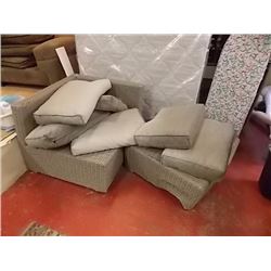 WICKER CORNER CHAIR & OTTOMAN