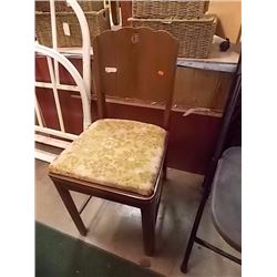 VINTAGE SIDE CHAIR