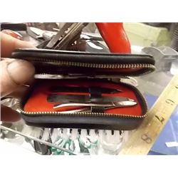 VINTAGE MAN'S GROOMING SET