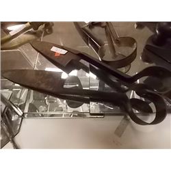 VINTAGE SHEEP SHEARS