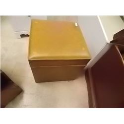 RETRO FOOT STOOL