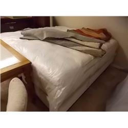 NEW QUEEN FOAM MATTRESS