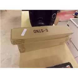 EASELS - 3 TTL - COUNTER TOP DESIGN