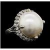 Image 2 : 14KT White Gold Mabe Pearl and Diamond Ring