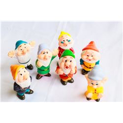 TRAY OF VINTAGE 7-DWARF FIGURES
