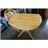 Image 2 : ROUND DROPLEAF MAPLE DINING TABLE