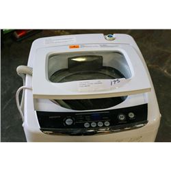 INSIGNIA DIGITAL APARTMENT SIZED WASHER