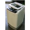 Image 2 : INSIGNIA DIGITAL APARTMENT SIZED WASHER