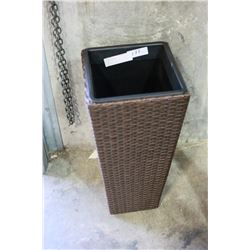 RATTAN PLANTER