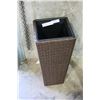 Image 1 : RATTAN PLANTER