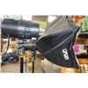 Image 2 : CASED PROFESSIONAL PHOTOGRAPHY LIGHTING KIT BY OPUS