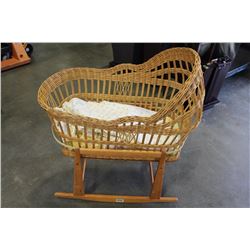 WICKER BABY BASINETTE