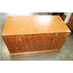 LARGE FIR STORAGE TRUNK