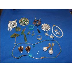 ASSORTED JADE JEWELRY AND OTHER